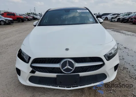 2021 Mercedes-Benz A 220 z USA, uszkodzony, nr VIN W1K3G4EB2MJ313762